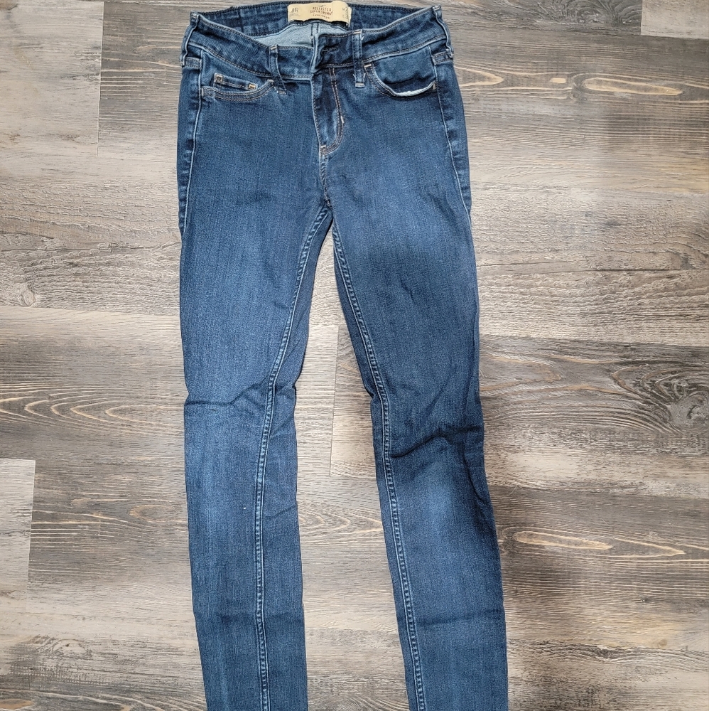 Women's Hollister Skinny Jeans. Size 0R